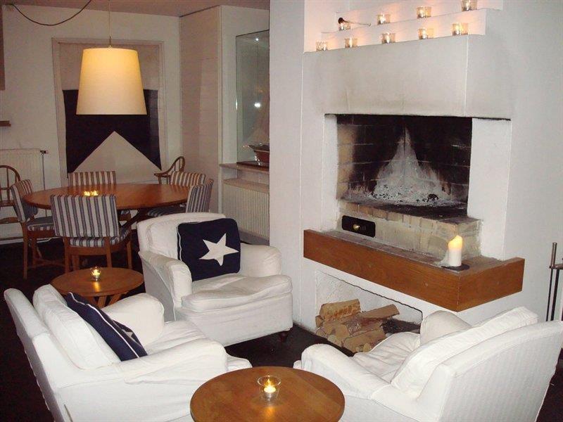 J, Stockholm, A Member Of Design Nacka